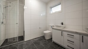 Shower, hair dryer - Phillip Sunshine Retreat (Cowes)