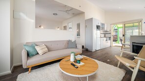 TV, fireplace - Sunshine Retreat Villa 4 (Cowes)