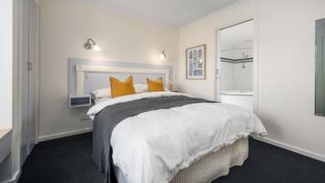 1 bedroom, iron/ironing board, internet