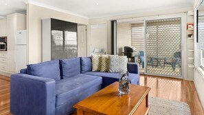 TV - Bayview Unit in Surf Beach (Surf Beach)