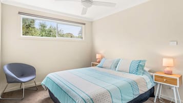 2 bedrooms, iron/ironing board, travel crib, internet