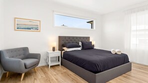 4 bedrooms, iron/ironing board, travel cot, Internet