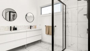 Badewanne, Haartrockner