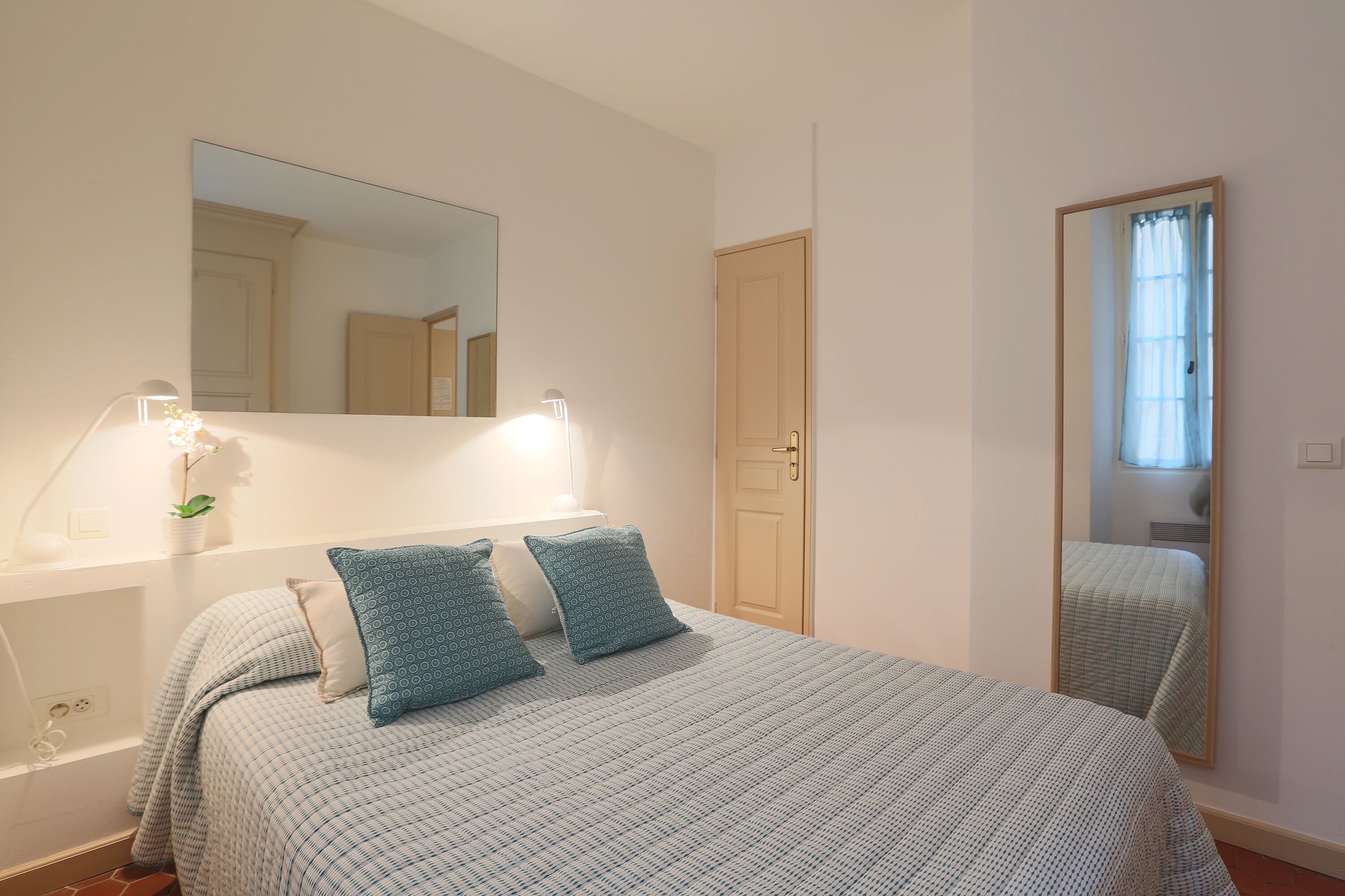 Nice T2 with view on the port of Saint Tropez, Saint Tropez, GA Vacation Rental Apartment ByOwner