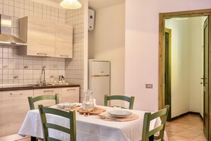 Classic Studio | Private kitchen | Fridge, microwave, stovetop, espresso maker - Residence a Santa Teresa di Gallura (Santa Teresa di Gallura)