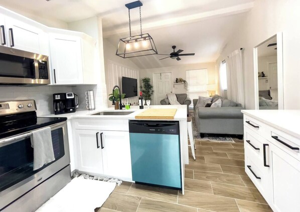 Microwave, oven, stovetop, coffee/tea maker