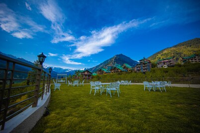 Justa Grand View Resort & Spa, Manali