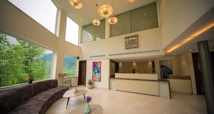 Justa Grand View Resort & Spa, Manali