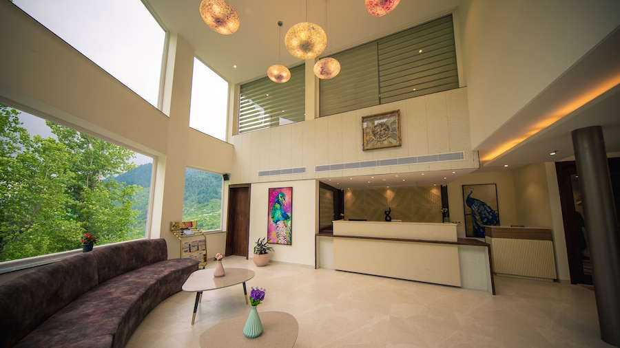 Justa Grand View Resort & Spa, Manali