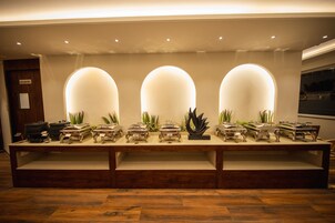 Daily buffet breakfast (INR 500 per person)