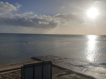 Sea Salt Apartment Main - Short walk to beach! Free WiFi! newly decorated!