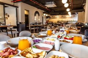 Gratis frukostbuffé varje dag