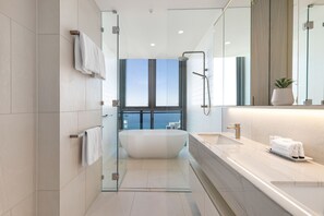 Bathroom - ULTIQA Signature at Broadbeach (Broadbeach)