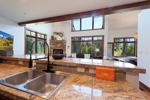 Interior - Luxury Cascade Village Townhome/Amazing Views/2 mi to Purg (Durango)