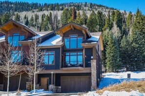 Exterior - Luxury Cascade Village Townhome/Amazing Views/2 mi to Purg (Durango)