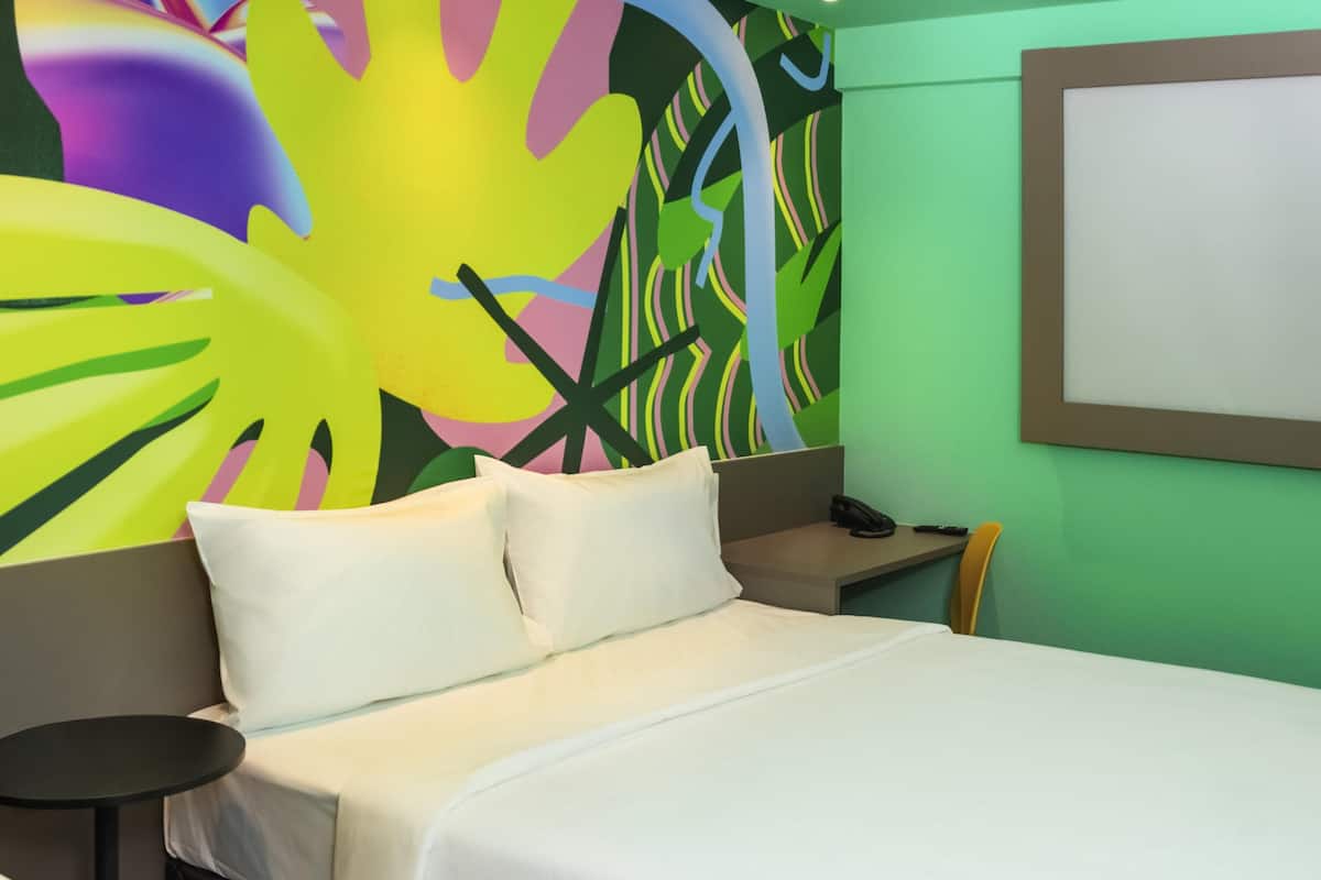 Chambre Standard, 1 lit double | Minibar, décoration personnalisée, ameublement personnalisé, bureau