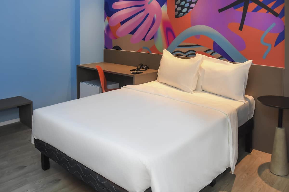 Standard Room, 1 Double Bed, Accessible (Accessible) | Minibar, individually decorated, individually furnished, desk