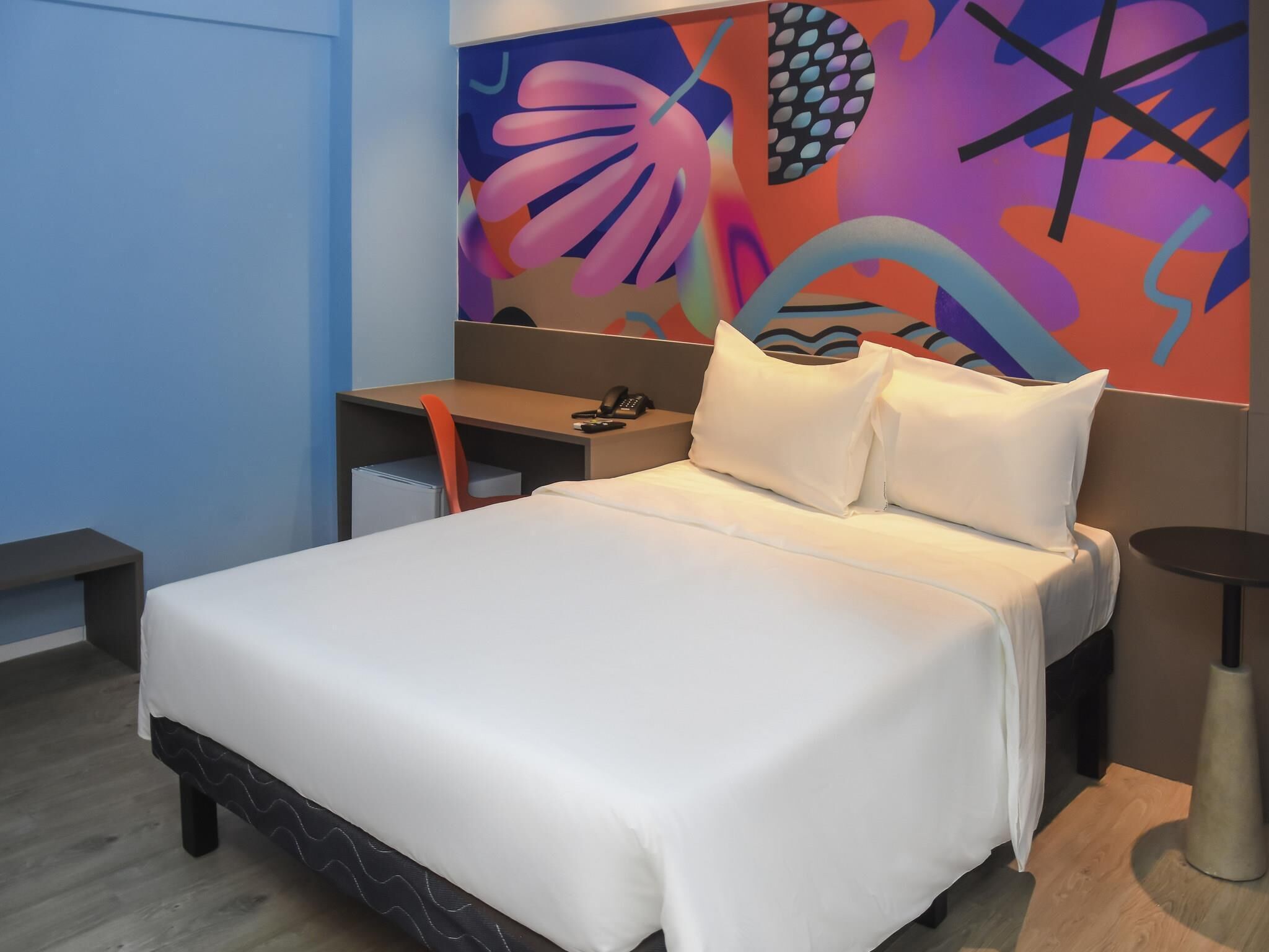 Standard Room, 1 Double Bed, Accessible (Accessible) | Minibar, individually decorated, individually furnished, desk