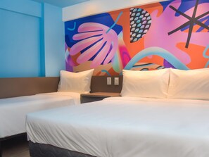 Standard Room, 1 Double Beds and 1 Single Bed | Minibar, individually decorated, individually furnished, desk - Ibis Styles Garanhuns (Garanhuns)