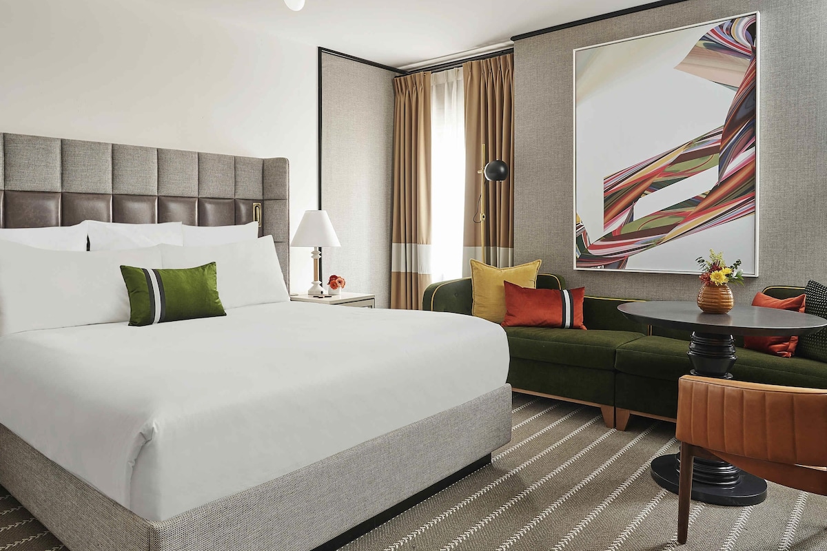 Luxury Suite, 1 King Bed | In-room safe, desk, laptop workspace, blackout drapes