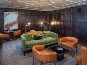 Suite, 1 cama de matrimonio grande (Library) | 1 dormitorio, caja fuerte, escritorio