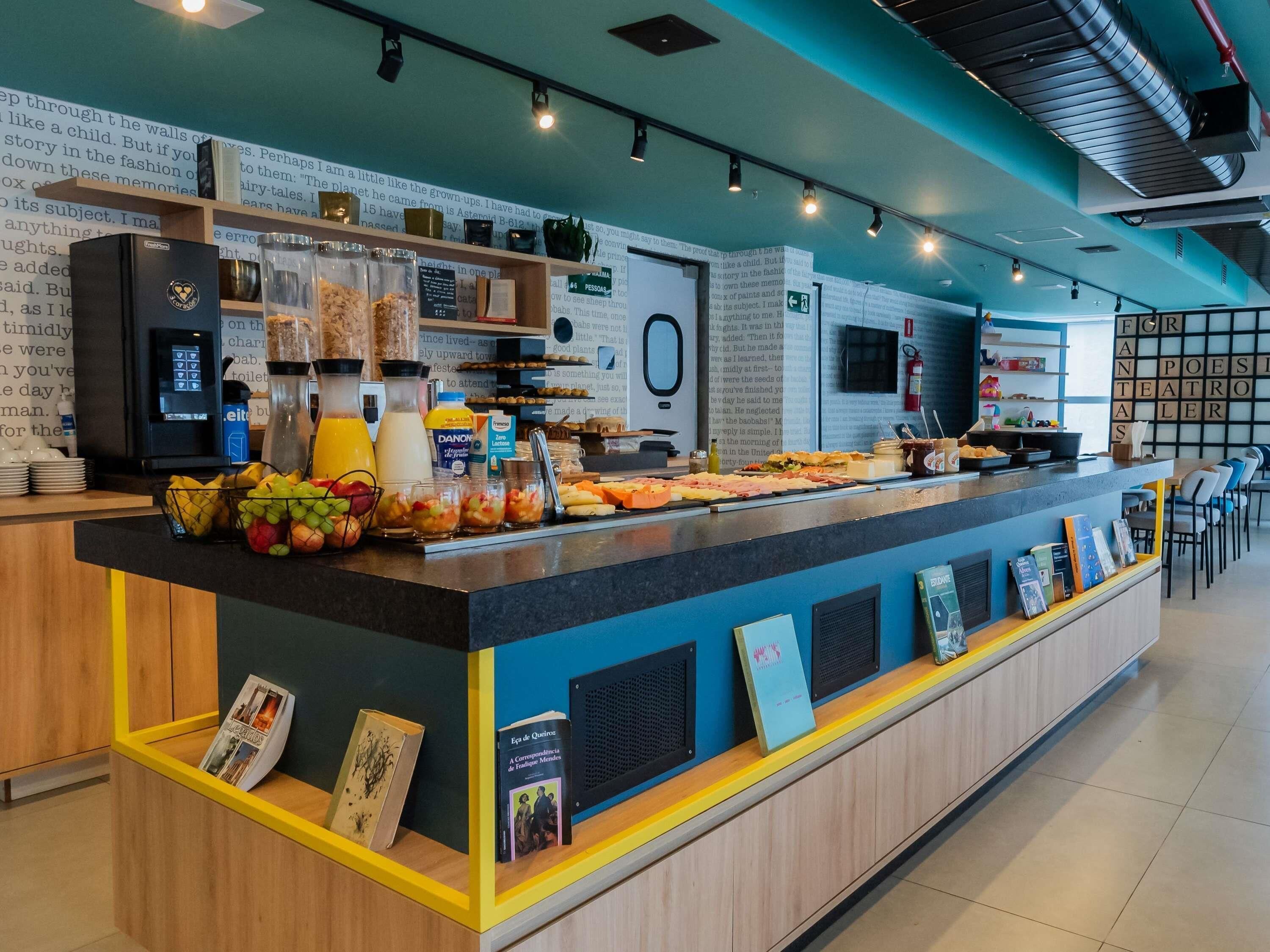 Daily buffet breakfast (BRL 53.00 per person)