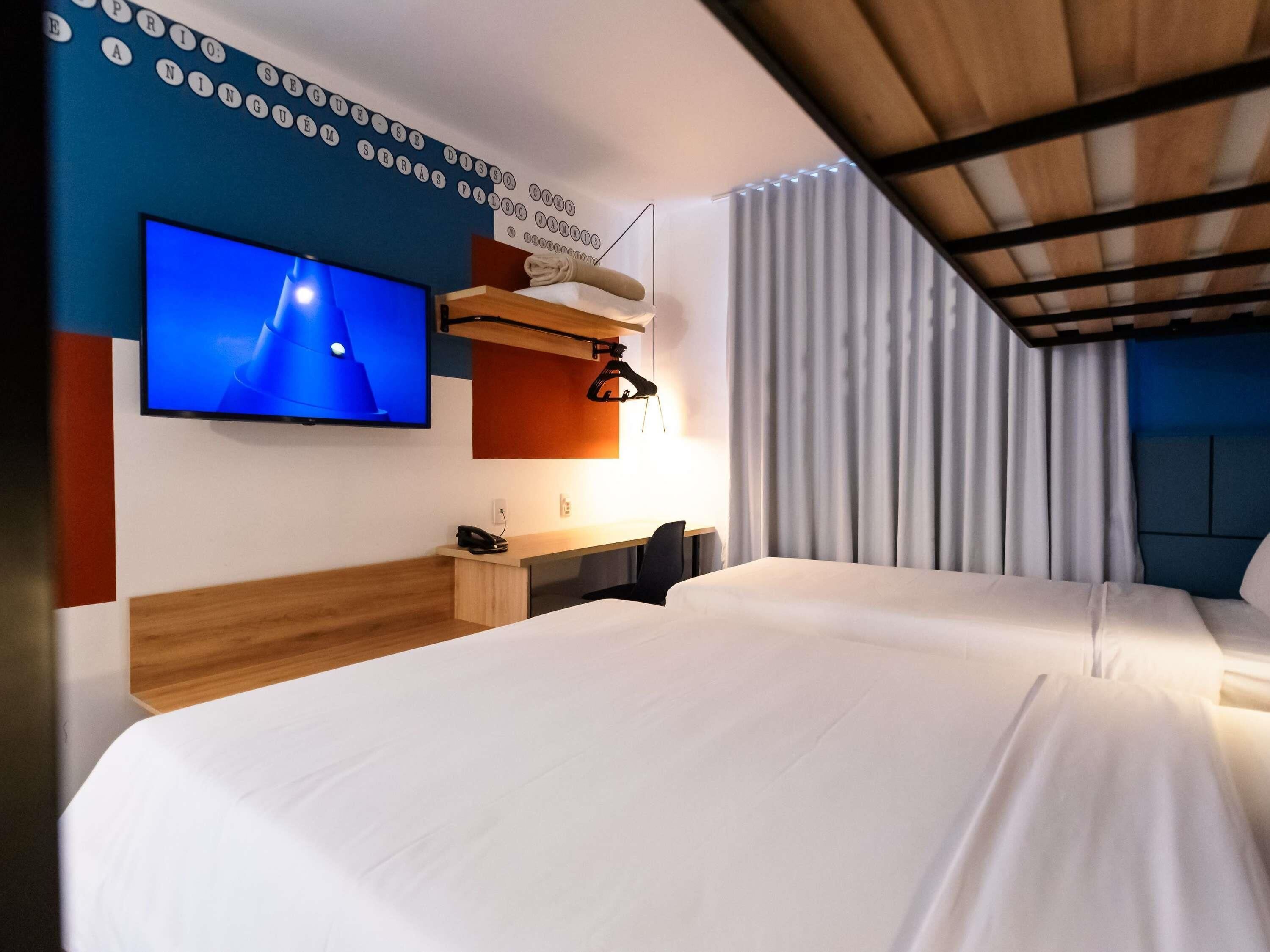 Decoración personalizada, muebles diferentes y escritorio 