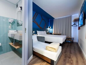 Standard-Apartment, 1 Doppelbett und Schlafsofa | Individuell dekoriert, individuell eingerichtet, Schreibtisch