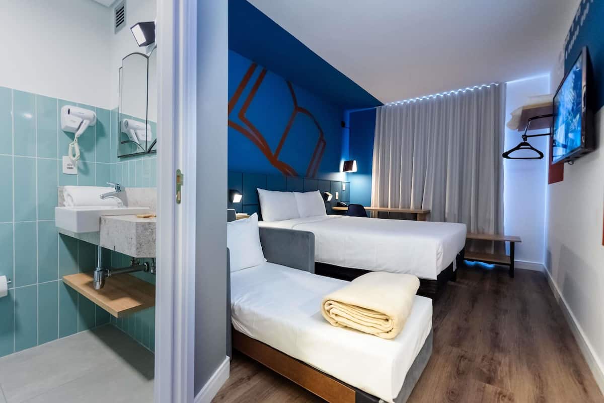 Standard Apartment, 1 Double Bed with Sofa bed | Individually decorated, individually furnished, desk, laptop workspace