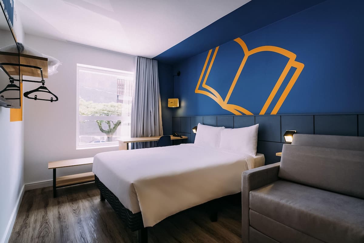 Apartamento estándar, 1 cama doble con sofá cama | Decoración individual, mobiliario individual, escritorio