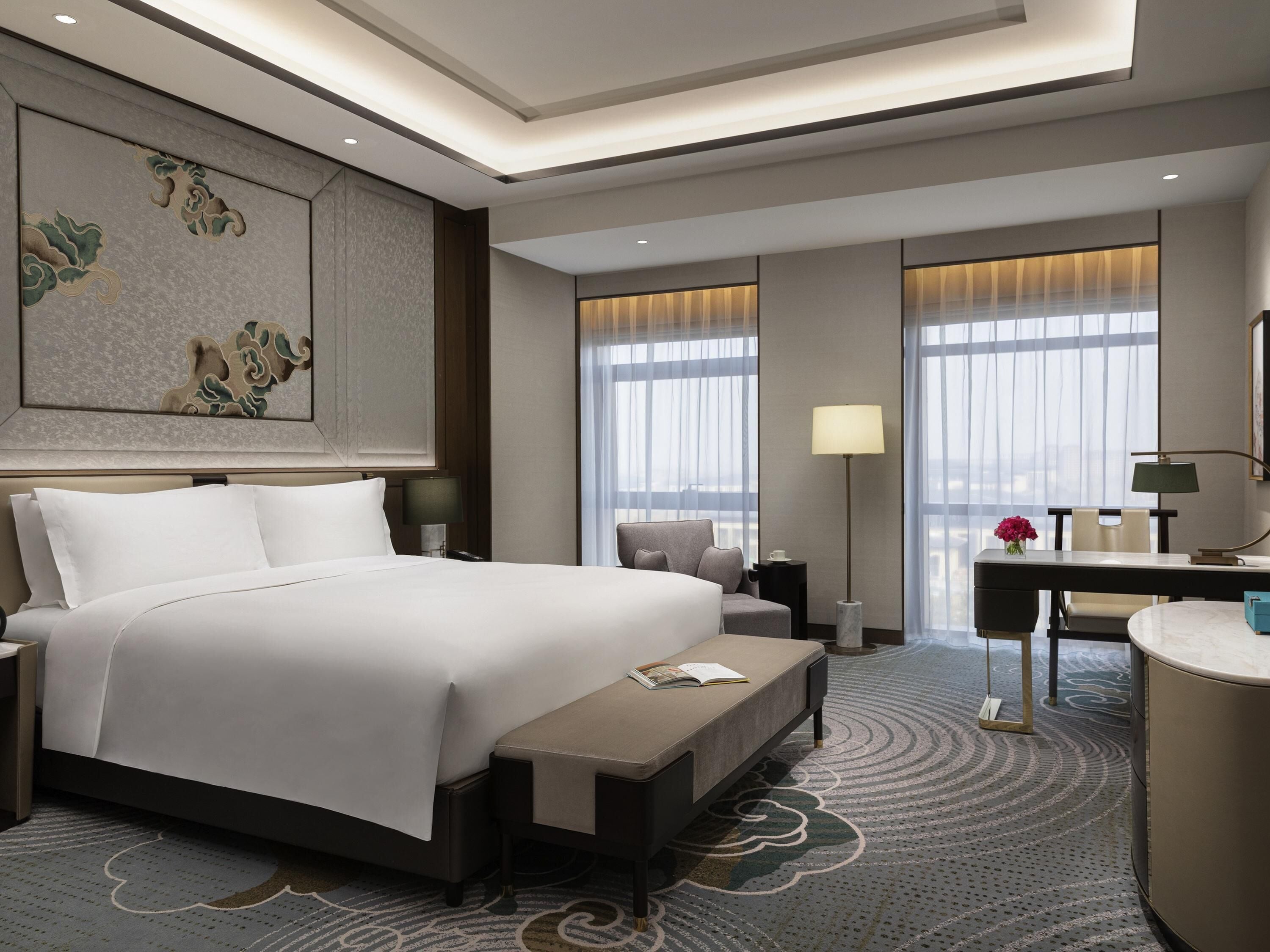 Superior Room, 1 King Bed | Premium bedding, down comforters, Select Comfort beds, minibar