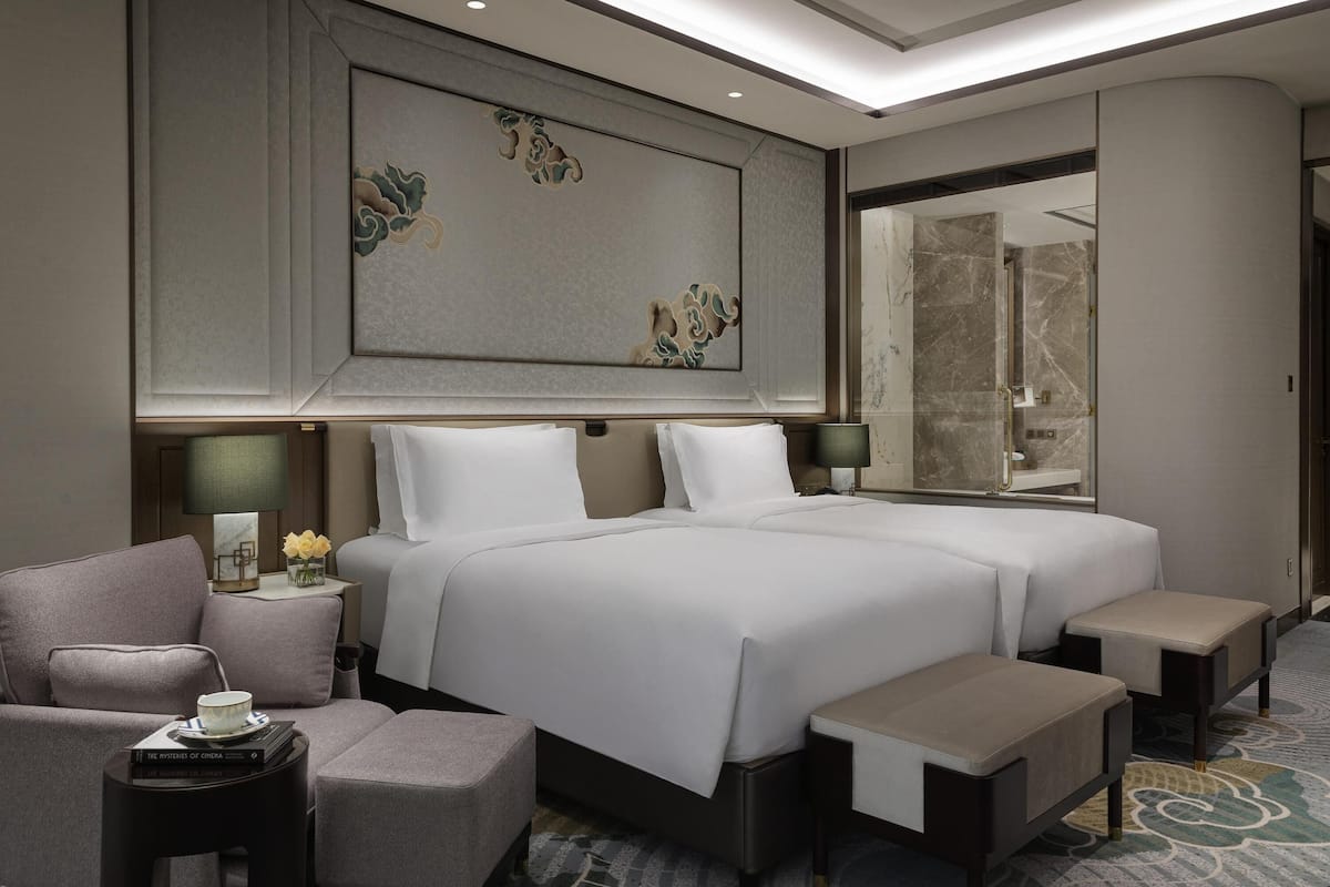 奢華客房, 2 張單人床 | 高級寢具、羽絨被、Select Comfort 床墊、迷你吧