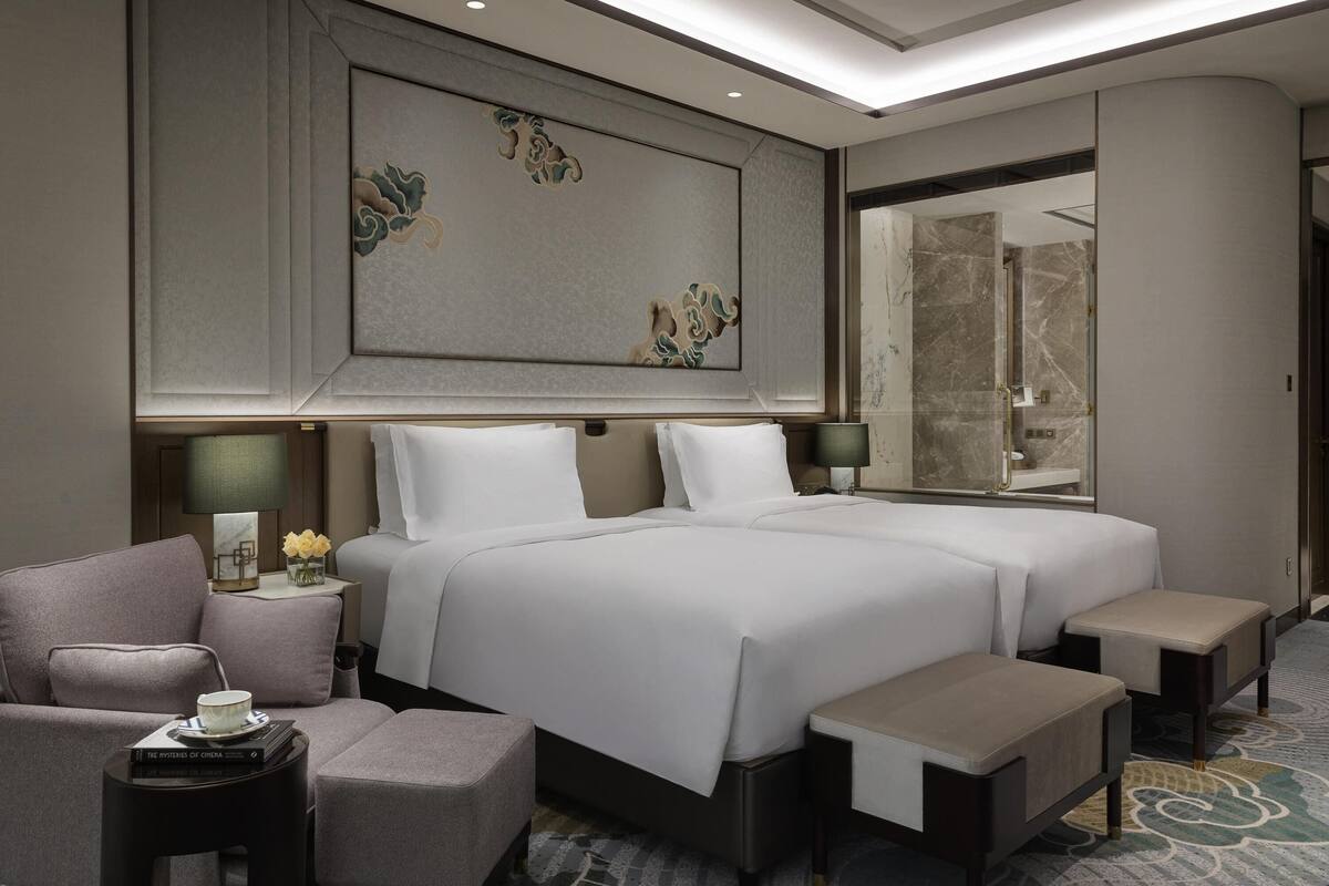 Luxury Room, 2 Single Beds | Premium bedding, down duvets, Select Comfort beds, minibar