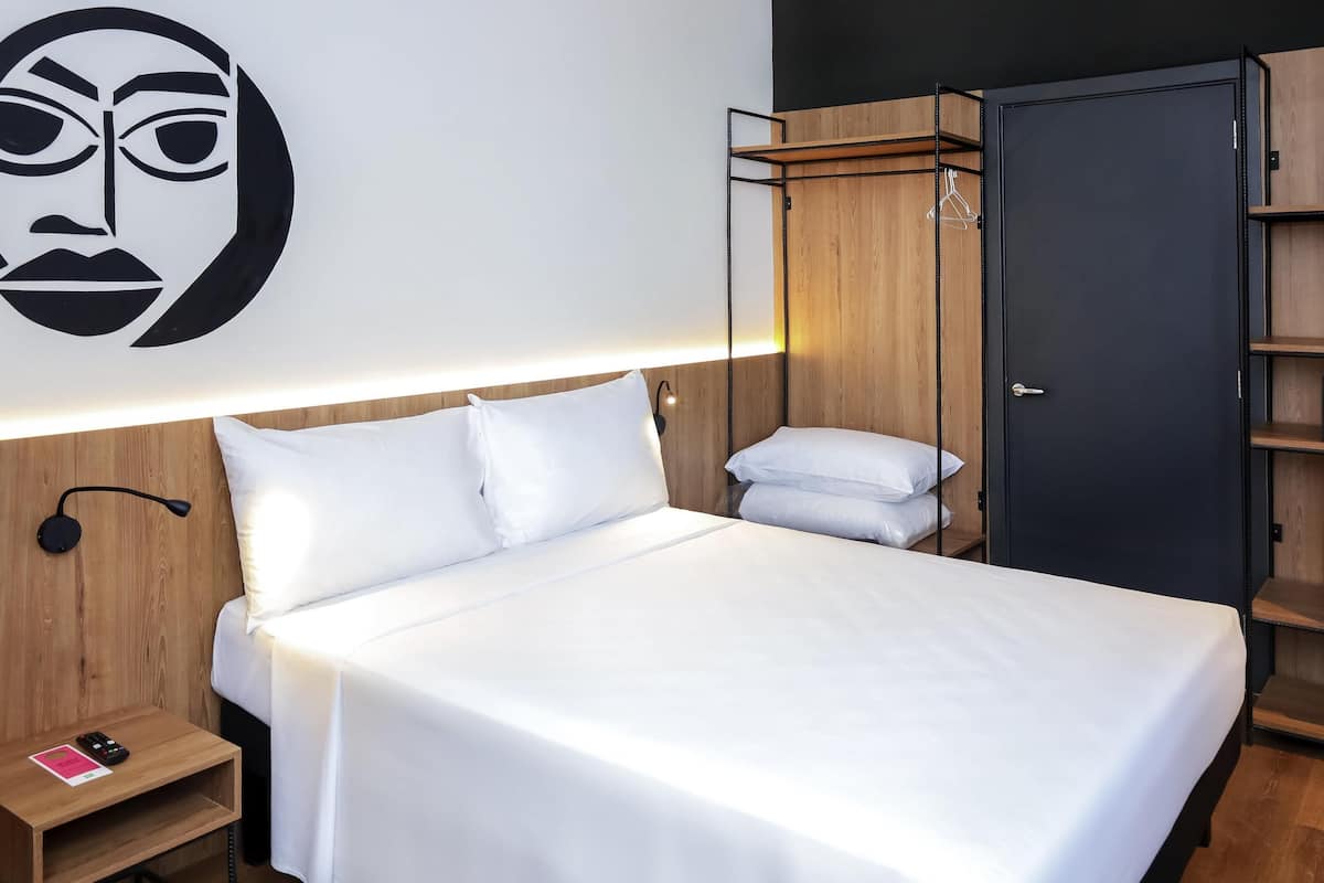 Zimmer, 1 Doppelbett, eingeschränkter Meerblick