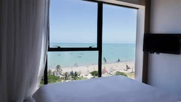 Double Room, Sea View | Minibar, in-room safe, blackout drapes, free WiFi