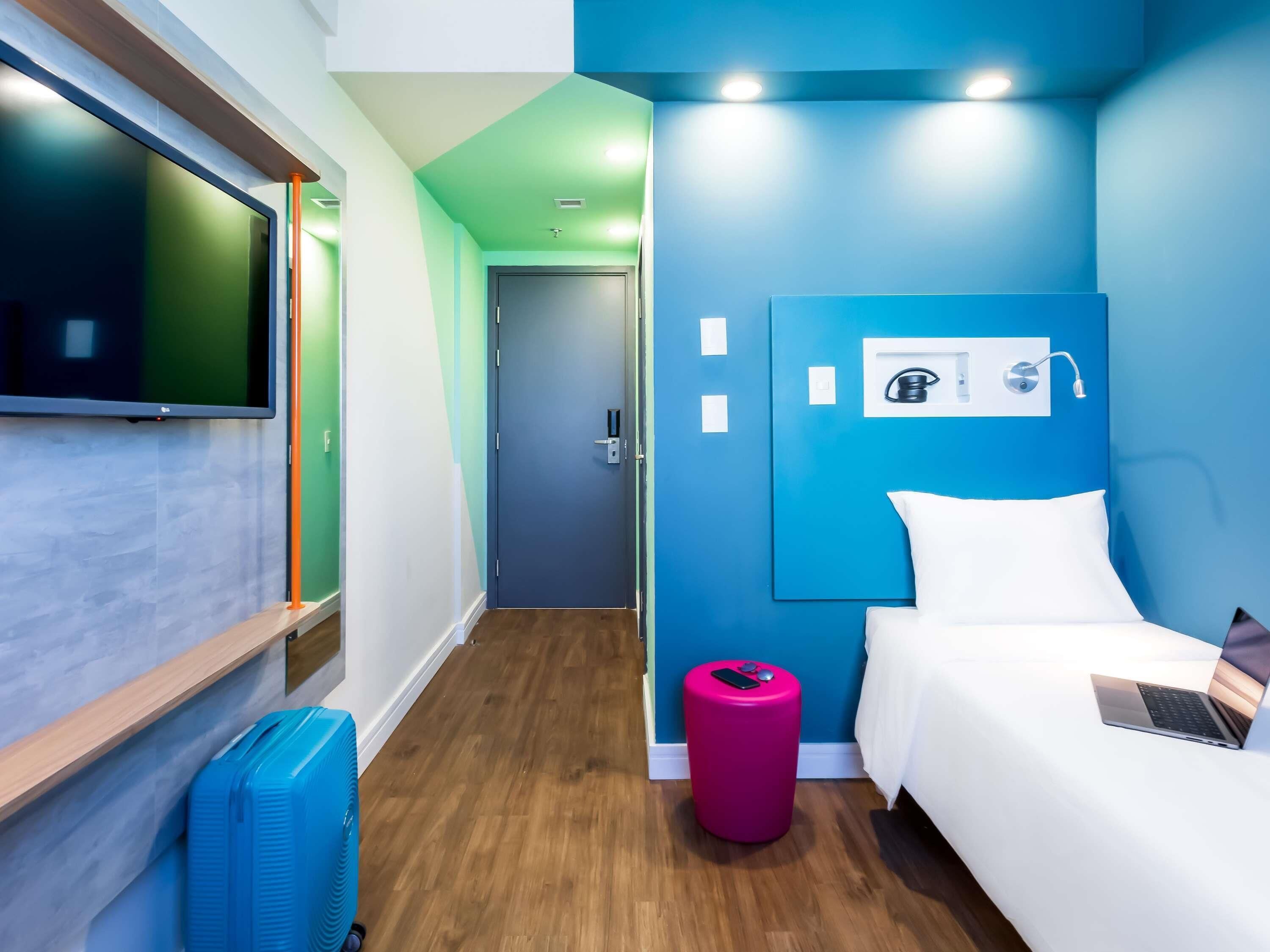 Standard Room, 2 Twin Beds | Soundproofing, free WiFi, bed sheets