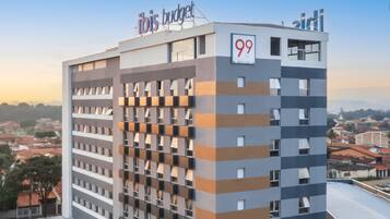 Fachada da propriedade