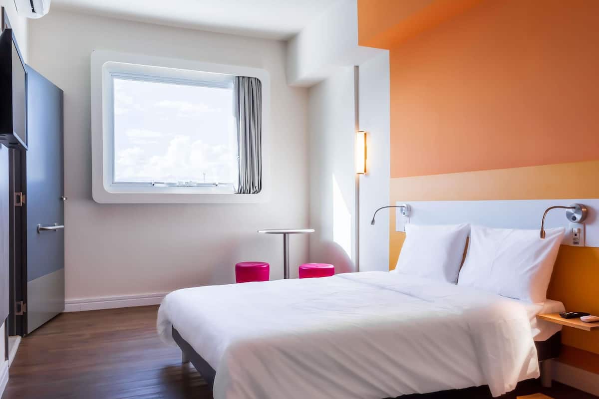 Standard Room, 1 Double Bed, Accessible | Soundproofing, free WiFi, bed sheets