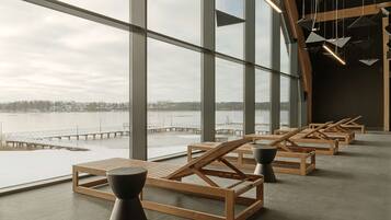 3 piscines couvertes, piscine extérieure (ouverte en saison)