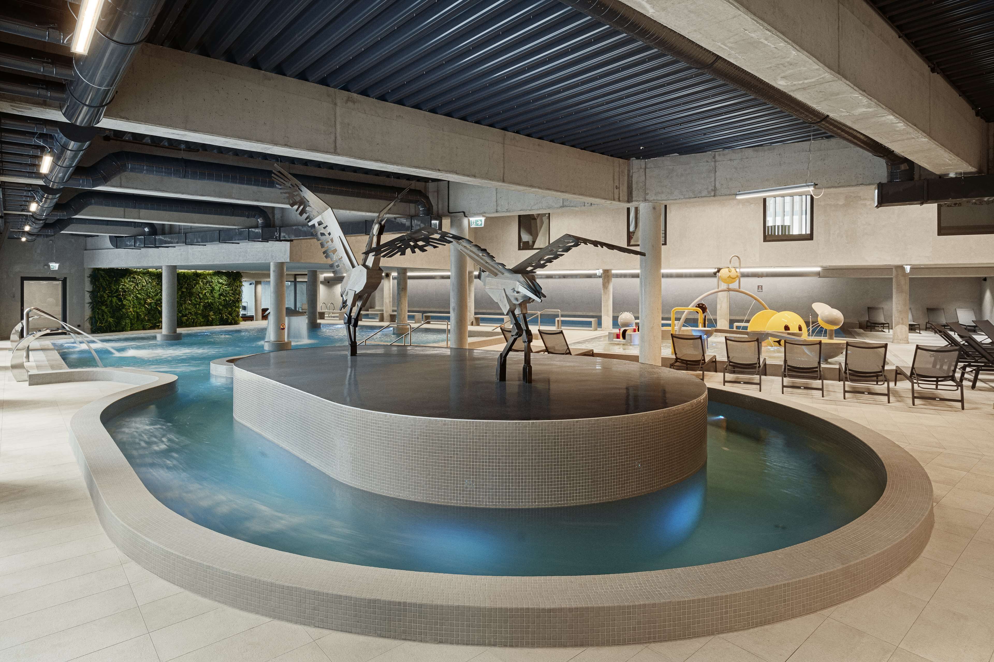 3 indoor pools, seasonal outdoor pool, free cabanas, sun loungers