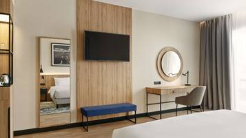 Minibar, coffres-forts dans les chambres, rideaux occultants