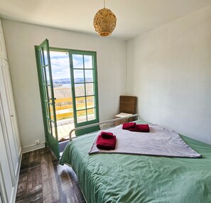 4 soverom, strykejern/-brett, wi-fi og sengetøy