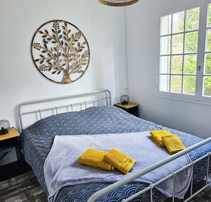 4 makuuhuonetta, silitysrauta/-lauta, Wi-Fi, vuodevaatteet