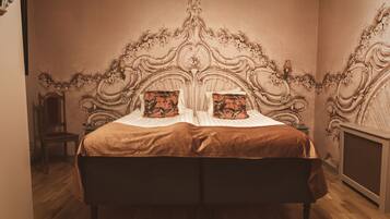 Suite | Hypo-allergenic bedding, individually decorated, individually furnished