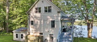 Nostalgic Winter Harbor Wonderland on Lake Winnipesaukee Sleeps 16