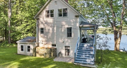 Nostalgic Winter Harbor Wonderland on Lake Winnipesaukee Sleeps 16