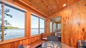 Dining - Nostalgic Winter Harbor Wonderland on Lake Winnipesaukee Sleeps 16 (Tuftonboro)