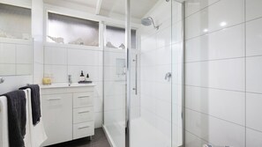 Shower - Amongst The Ti-Trees - Rye (Rye)