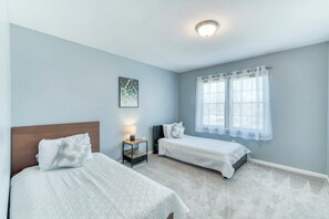 3 bedrooms, iron/ironing board, Internet, bed sheets