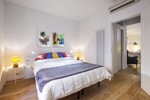 1 slaapkamer, een strijkplank/strijkijzer, gratis wifi, beddengoed